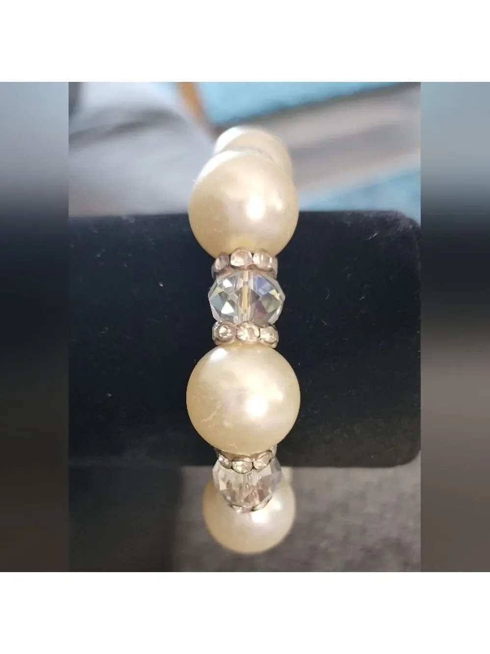 N/A cream faux